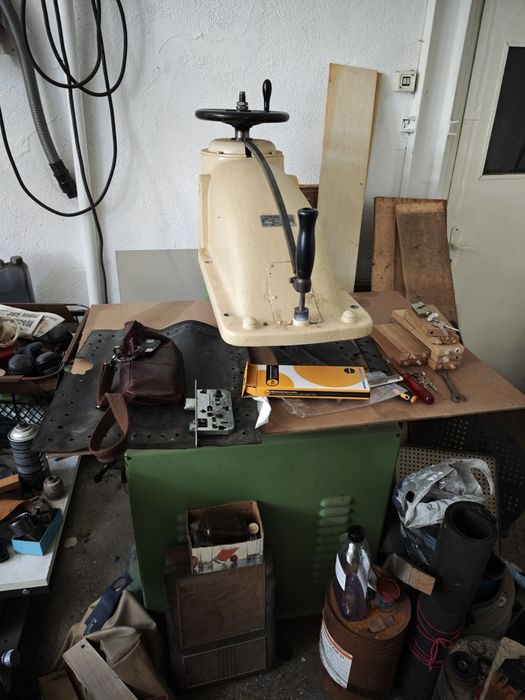 Кожарски машини и оборудване