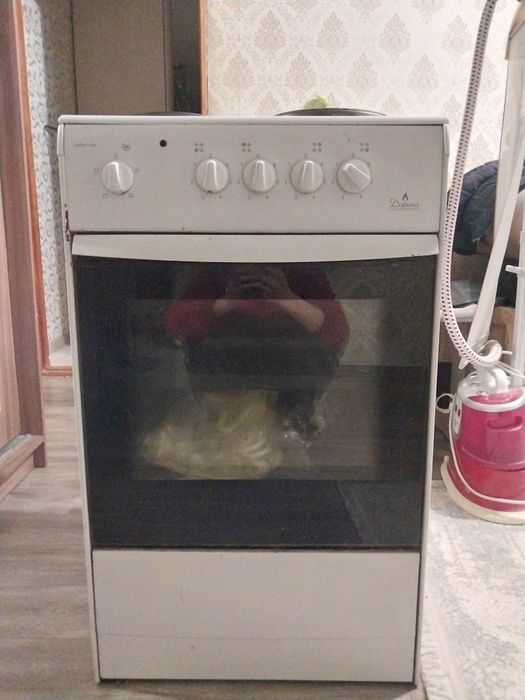Продам электрическую плиту
