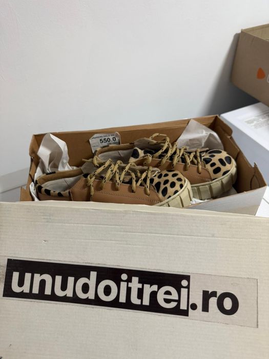 Sneakers din piele