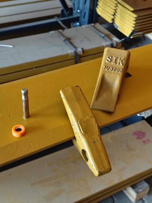 Dinți de cupă / Colți Caterpillar