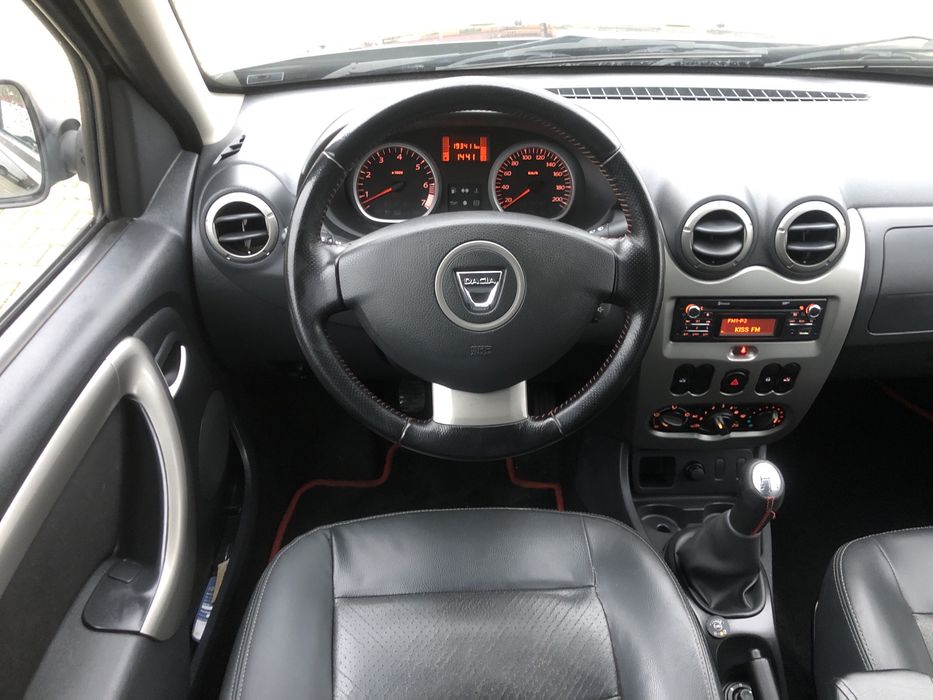 Dacia Duster an 2013 motor 1.6 16v benz+gaz de fabrica clima piele