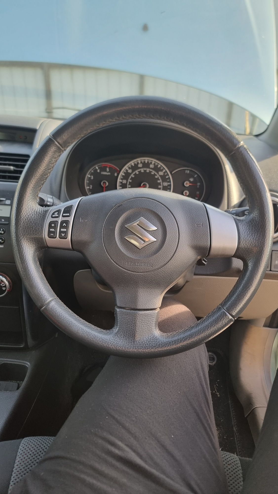 Volan suzuki 2007-20014 cu comenzi si airbag