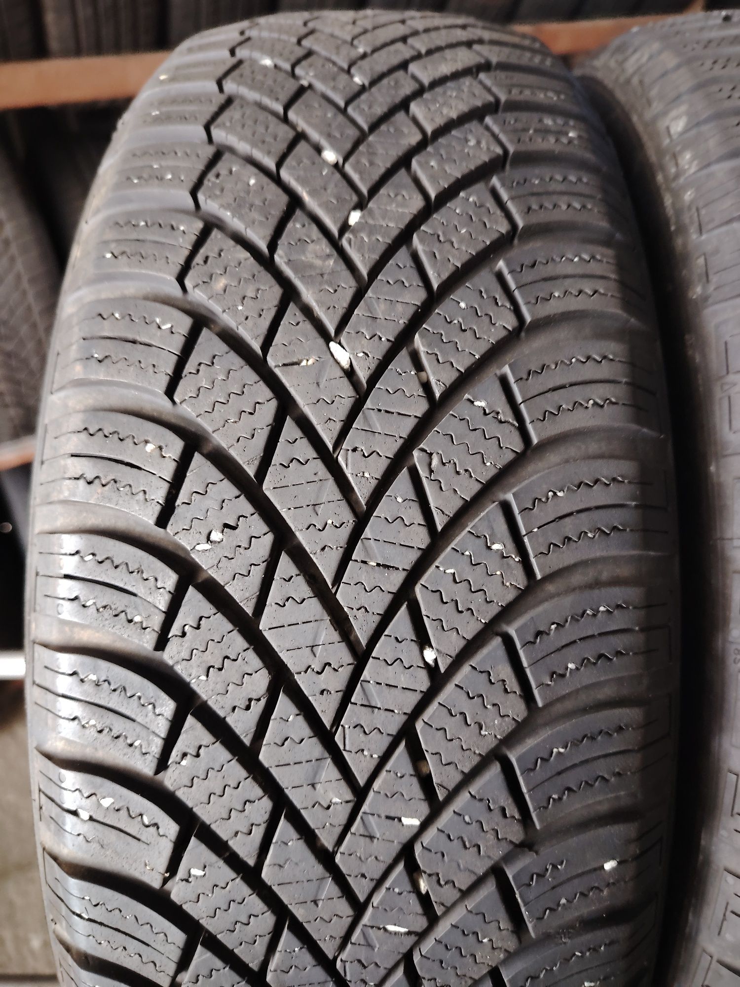 205/60 R16 Nexen WinGuard iarnă M+S dot 4021