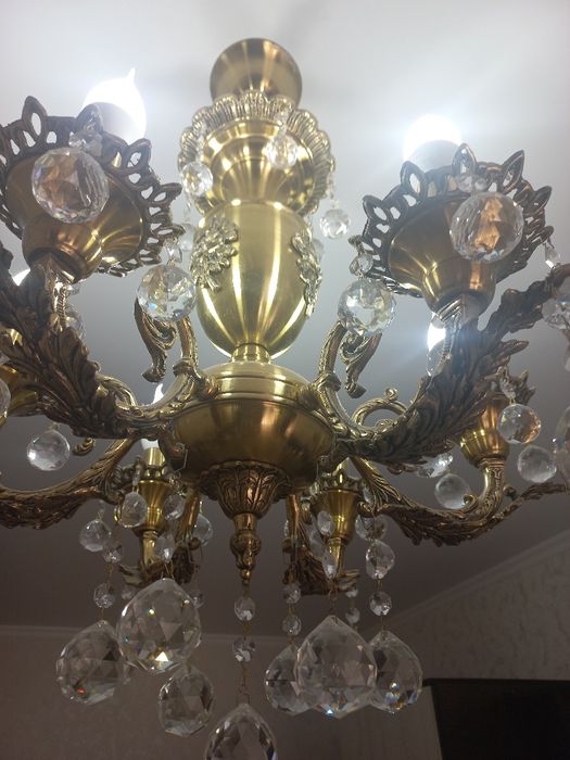 Продам бронзовую люстру
