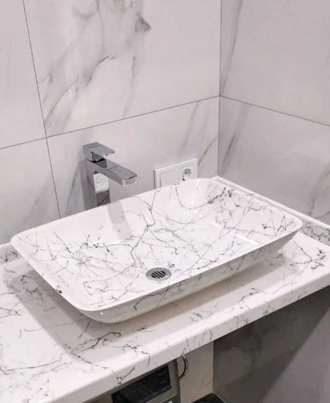 Каменная столешница с накладной раковиной SHIP для ванной.