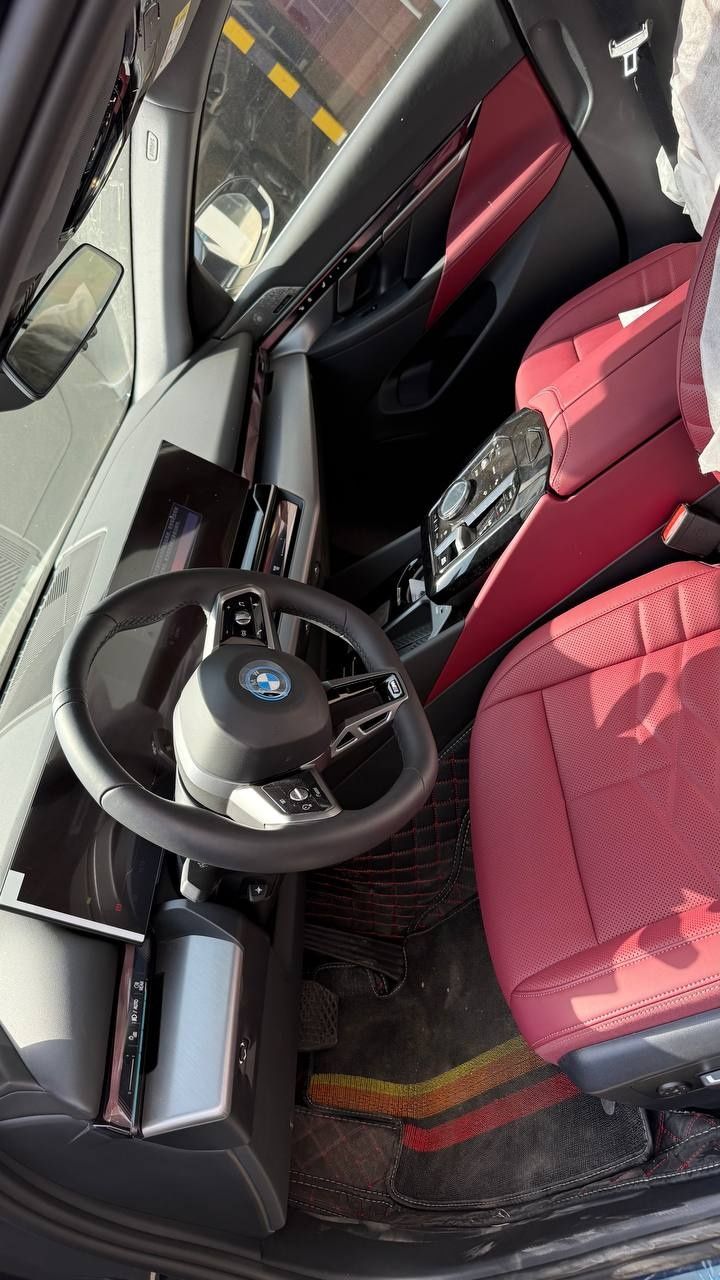 Нотариус BMW i5 40L 2025