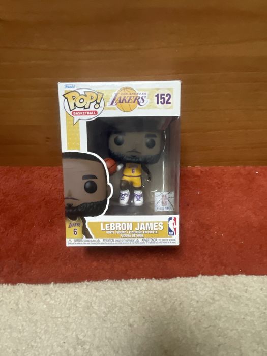 Figurina rară FunkoPop LeBron James