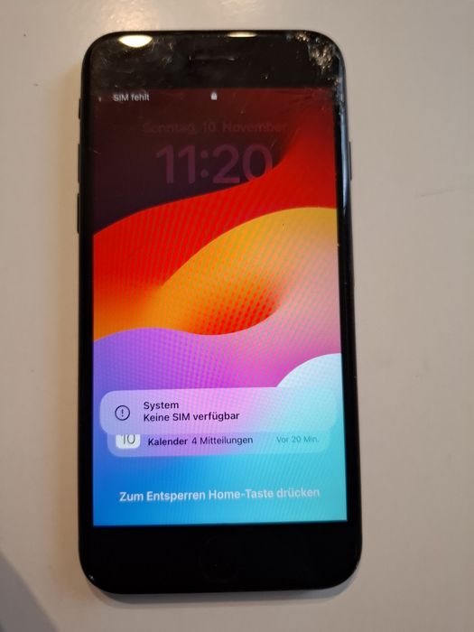 Iphone SE 2020 Black телефона е със icloud и парола