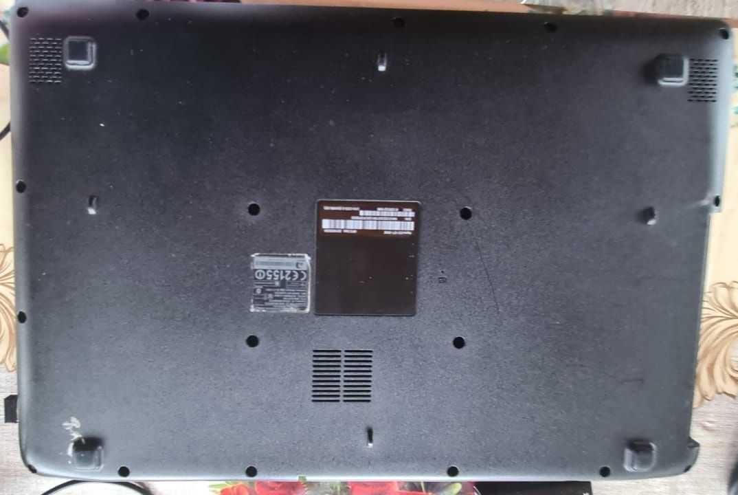 Laptop Acer Aspire ES1-571