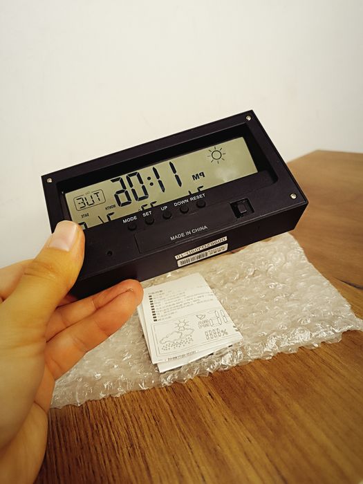 Настольные часы умные лет