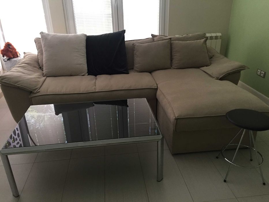 Триместен диван с лежанка