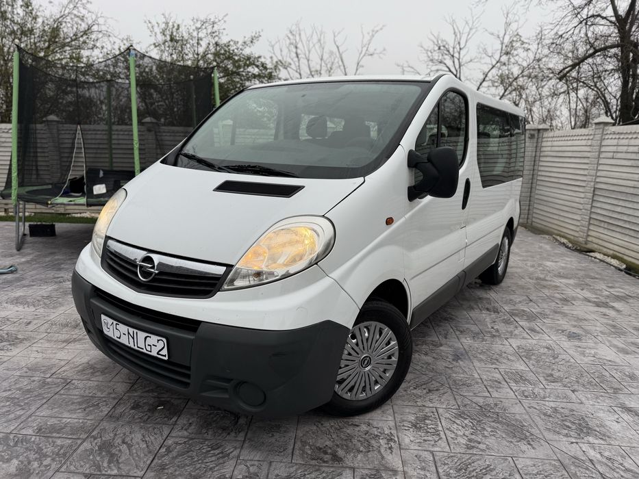 Vand Opel Vivaro 8+1
