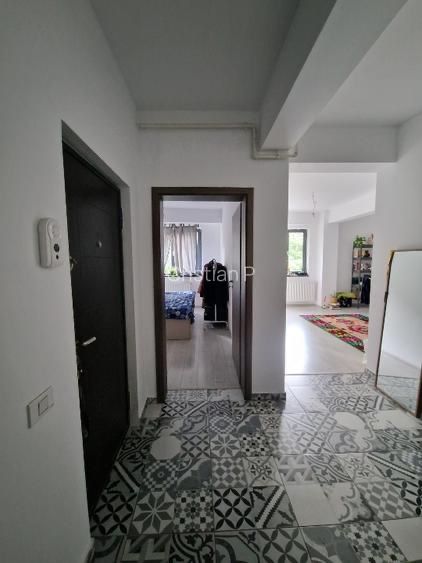 Proprietar vand apartament 2 camere bloc nou zona verde