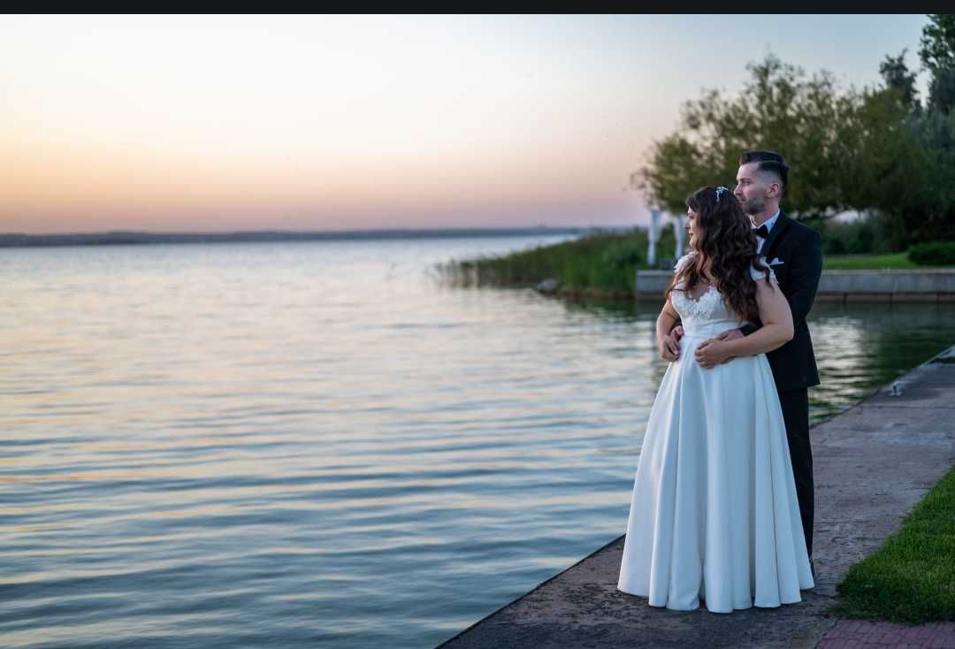 Rochie de mireasă din tafta,ivory, in cloș,mărime 40