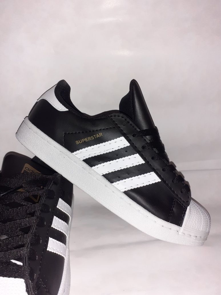 Pantofi sport adidas superstar