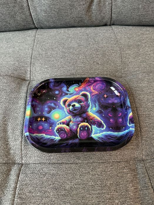 Метална подвижна със неонов светещ в тъмното мече и звезден дизайн