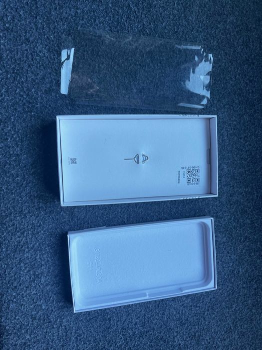 Samsung Galaxy A54 5G – Отлично състояние, с оригинални аксесоари