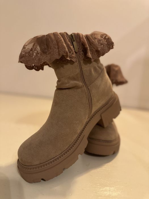 Ghete nr 38, noi-nepurtate culoarea bej