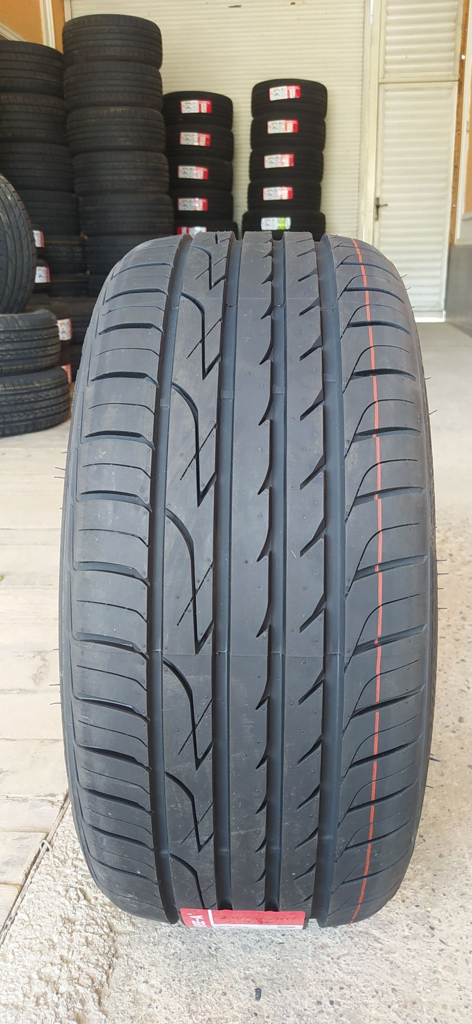 235/45R17 Three-A P606