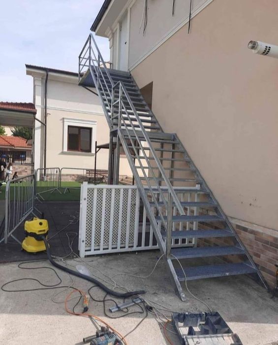 Scari metalice zincate