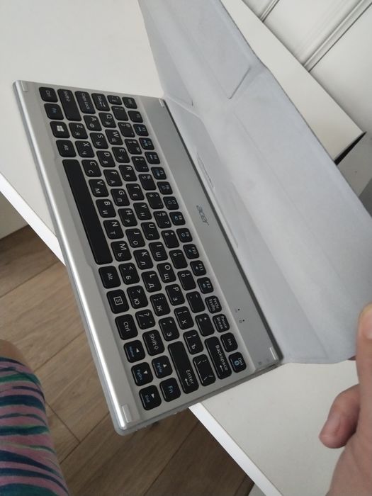 Продам блютуз клавиатуру