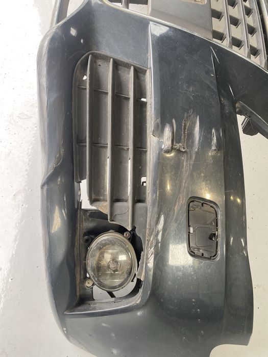 Bară față Audi A4 B8 model cu spălătoare far , originală , cu defect