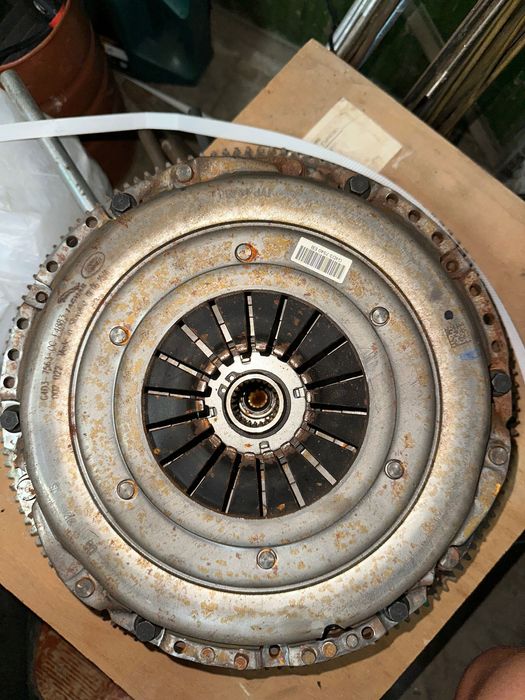 G4D3-7563-CC JAGUAR LAND ROVER маховик със съединител к-кт