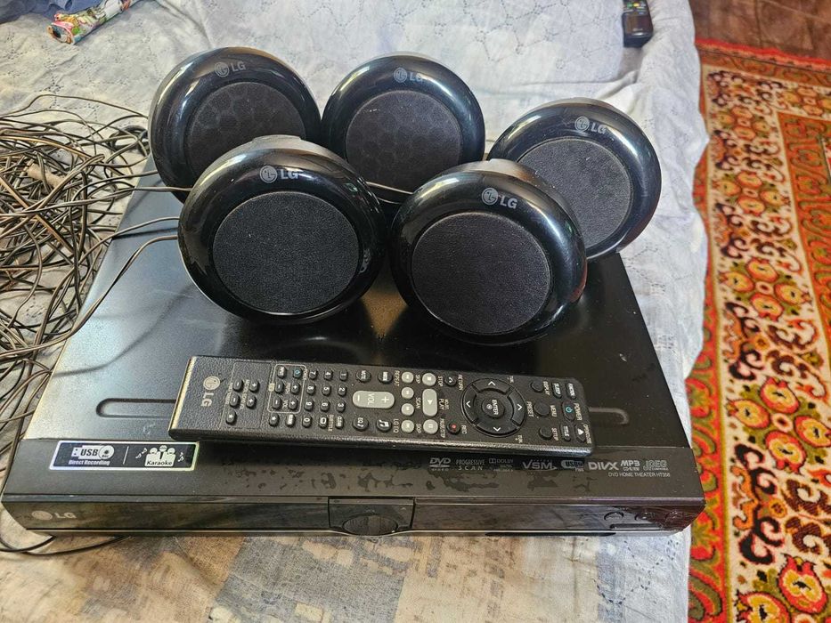 Продам DVD с 5ти колонками.