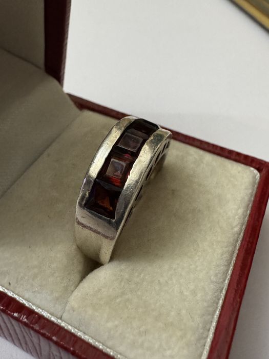 Inel argint 925, cu granate. Vintage.