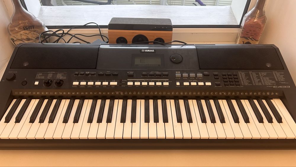 продам синтезатор Yamaha psr e433