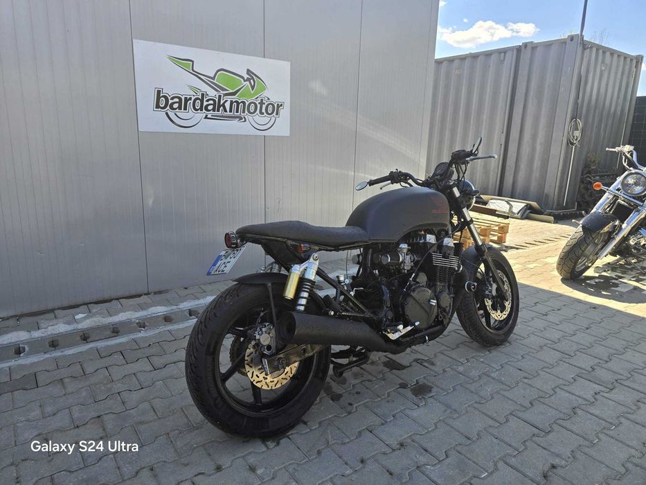 Honda CB750 an 1993 Cafe Racer