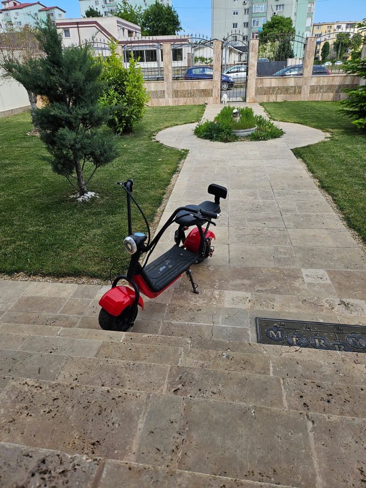 Vand scuter electric