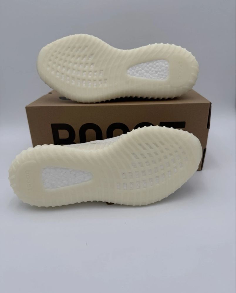 Yeezy Boost 350 V2 White Edition Adidas Sneakers - Stoc Limitat