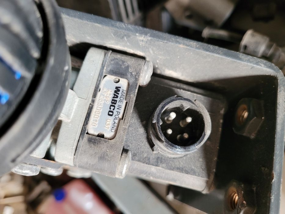 Supapa refulare, 4 cai, trailer, supapa abs  iveco eurocargo