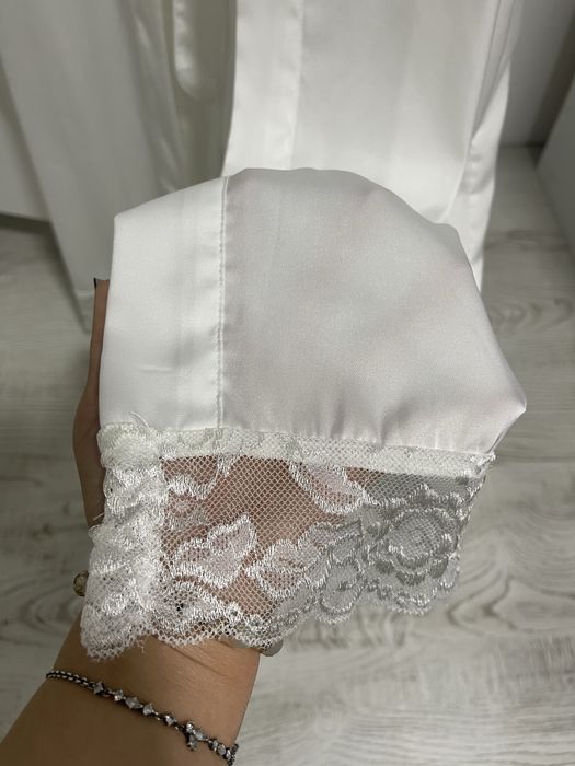 Vand umerase mire&mireasa si doua halate de mireasa