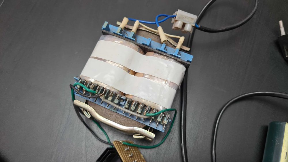 Traf 12V cu cablu de alimentare 220V