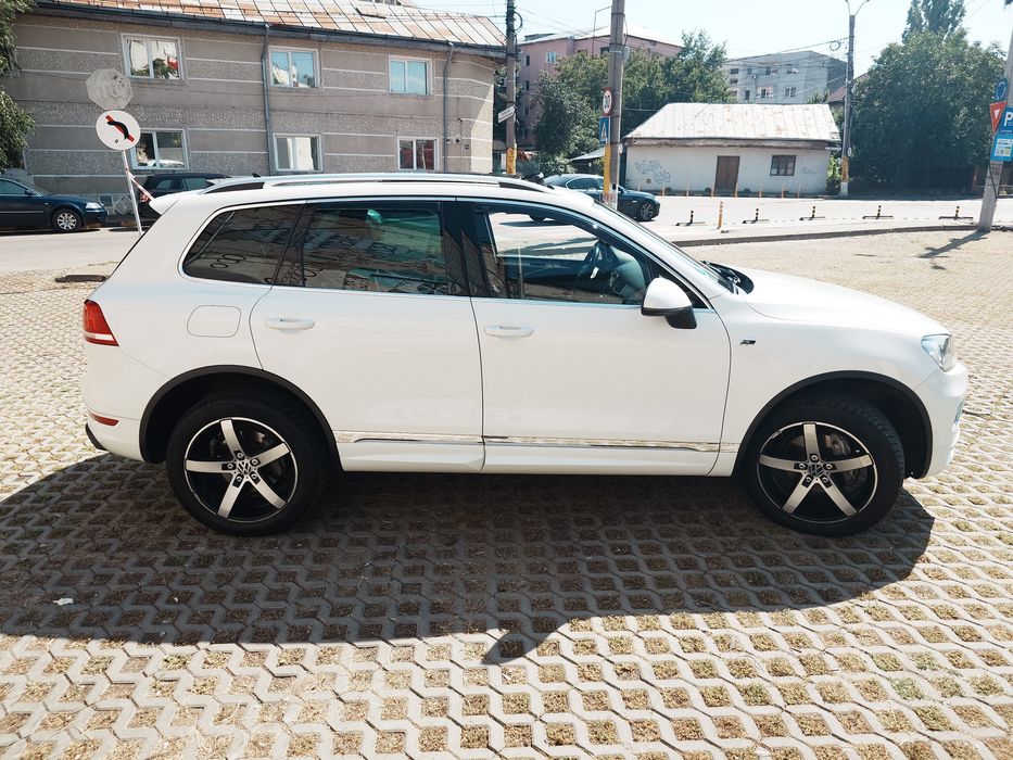 Toareg 3.0 tdi R-line 245 cp