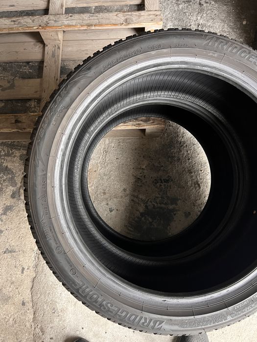 2 anvelope iarna 245/40/19 , Bridgestone , DOT 2023 , 5.7 mm