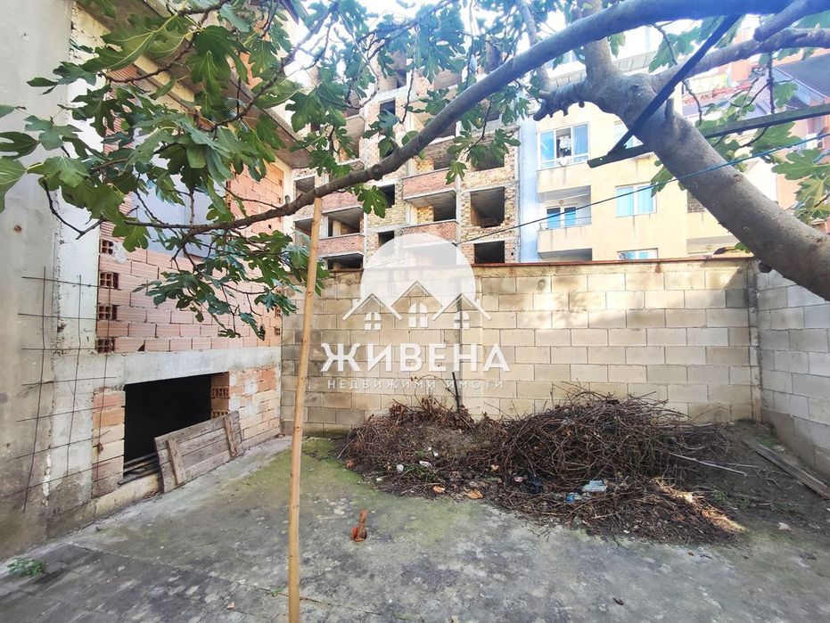 Продава къща в центъра на Варна, до Операта