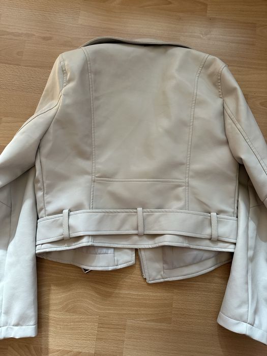 Бежово кожено яке Sinsay -ново с етикет