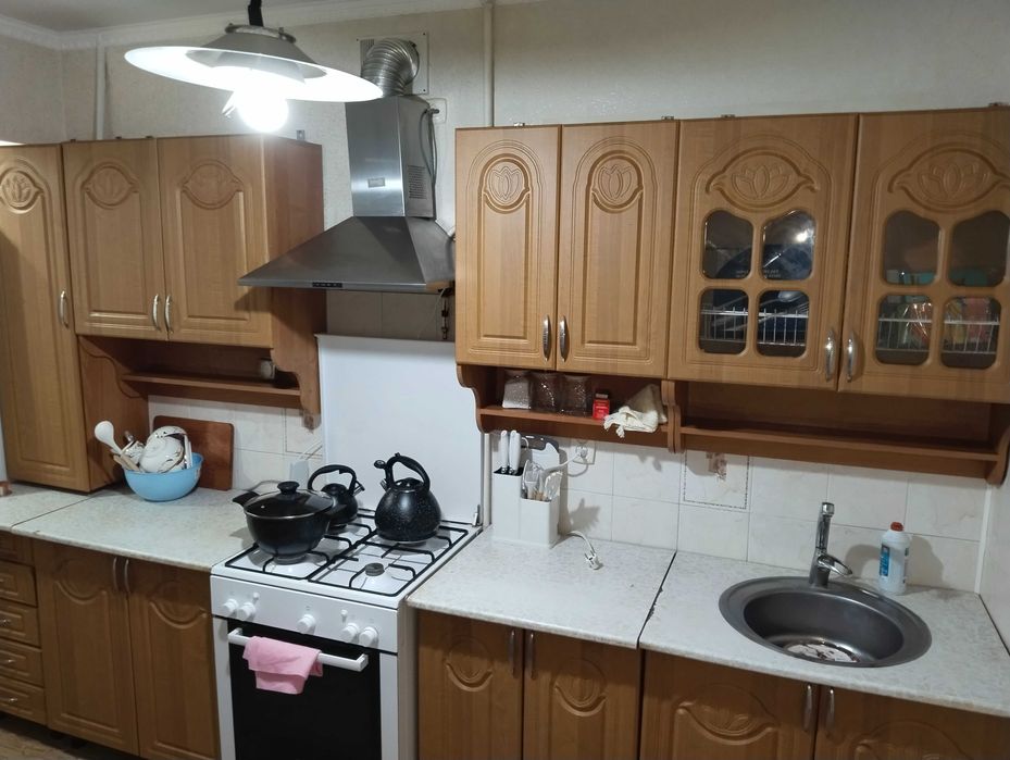 Кухонный гарнитур сатылады.25000.Жағдайы жаксы