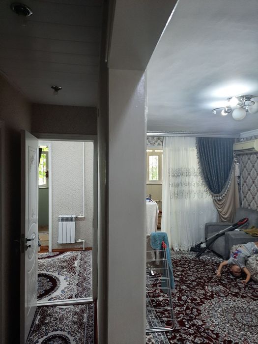 Чиланзар Е 2хонали квартира сотилади Балкон 2/6 Орр;Метро Хамза