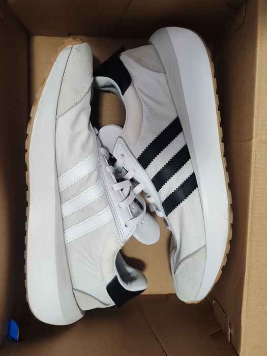 Adidas original Country
