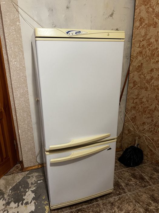 Холодильник работающий