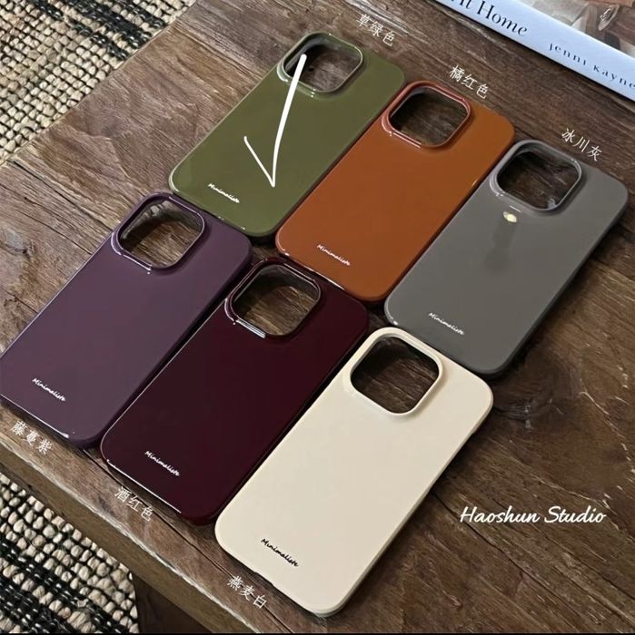 Продается Чехол на iPhone 13 pro тёмно-зеленый обсолютно новый