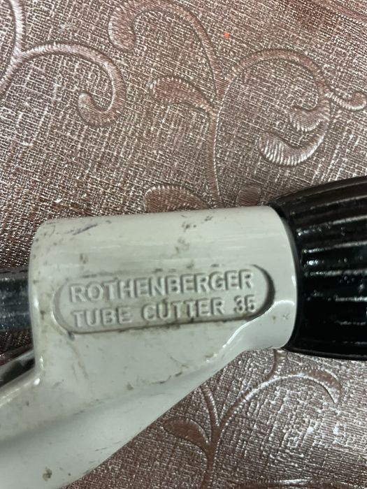 Резачка за тръби тръборез rothenberger