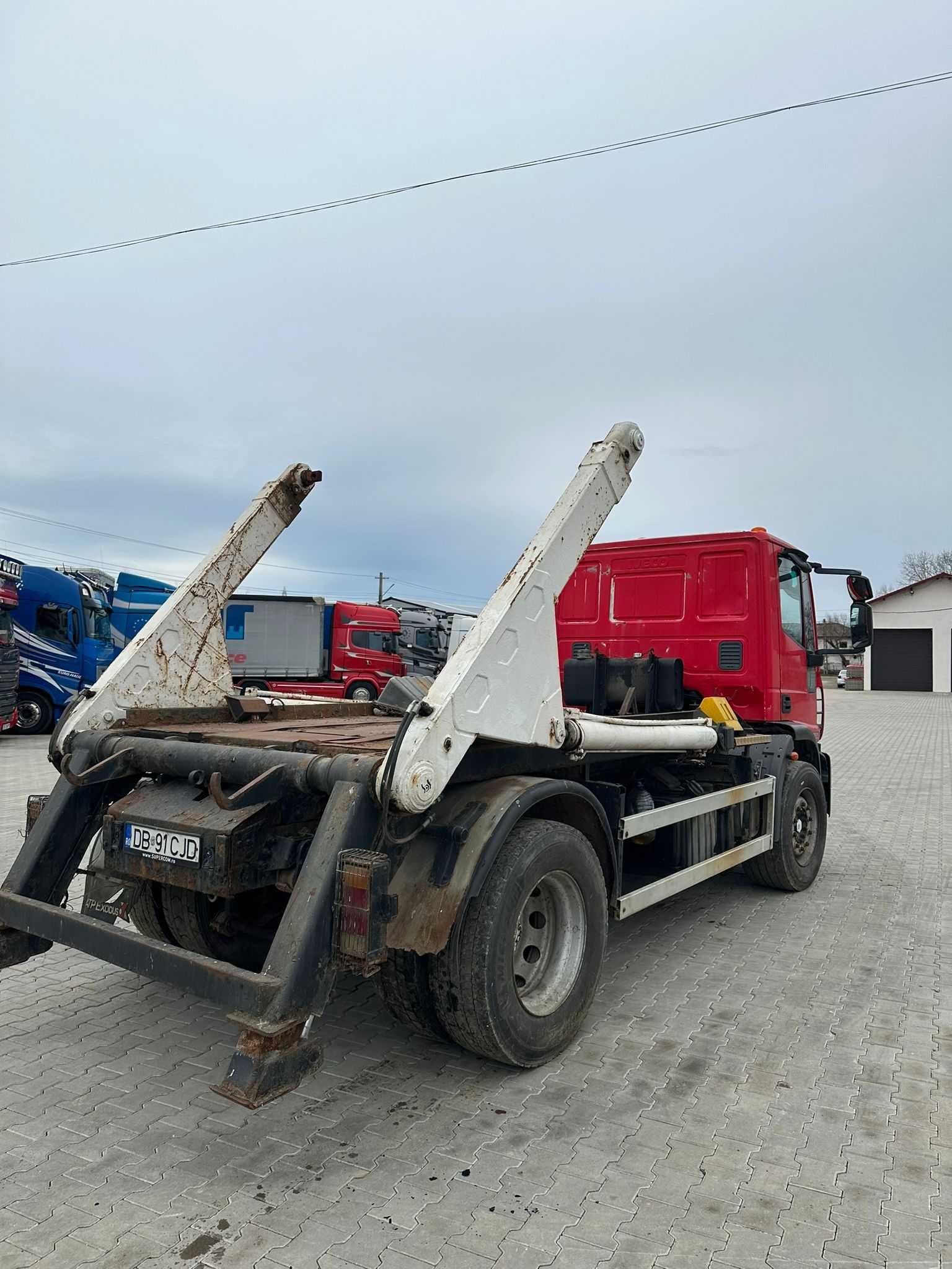 Iveco EUROCARGO containier