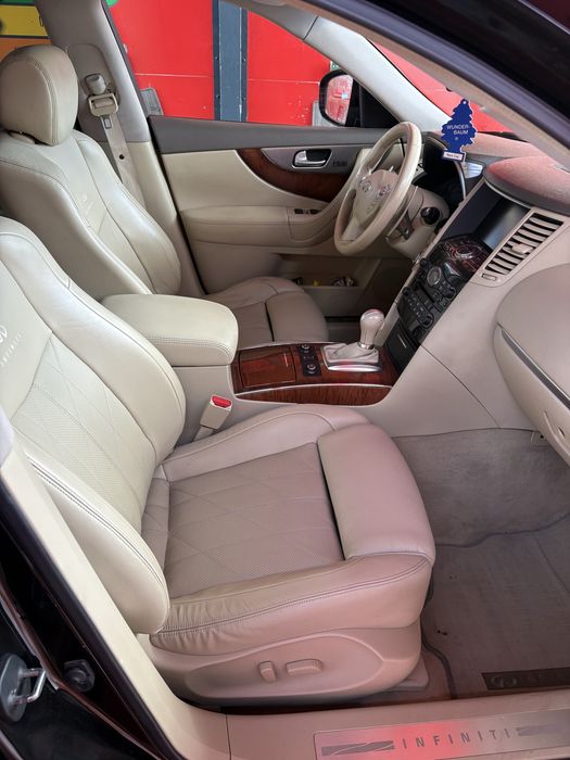 Infiniti fx30d full options