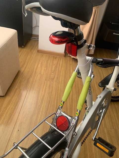 Vand bicicleta pliabila,b fold franta,putin rulata,nici 10 km.