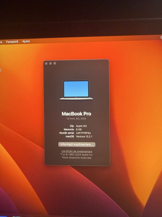 Vand macbook Pro aproape nefolosit